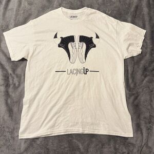 LacingUp RARE T‎ Shirt Jordans Bulls Sneakerhead Men’s Size XL